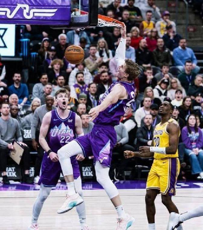 中国男篮爆冷湖人B队,布克绝境逆转的简单介绍 中国男篮爆冷湖人B队,布克绝境逆转的简单介绍