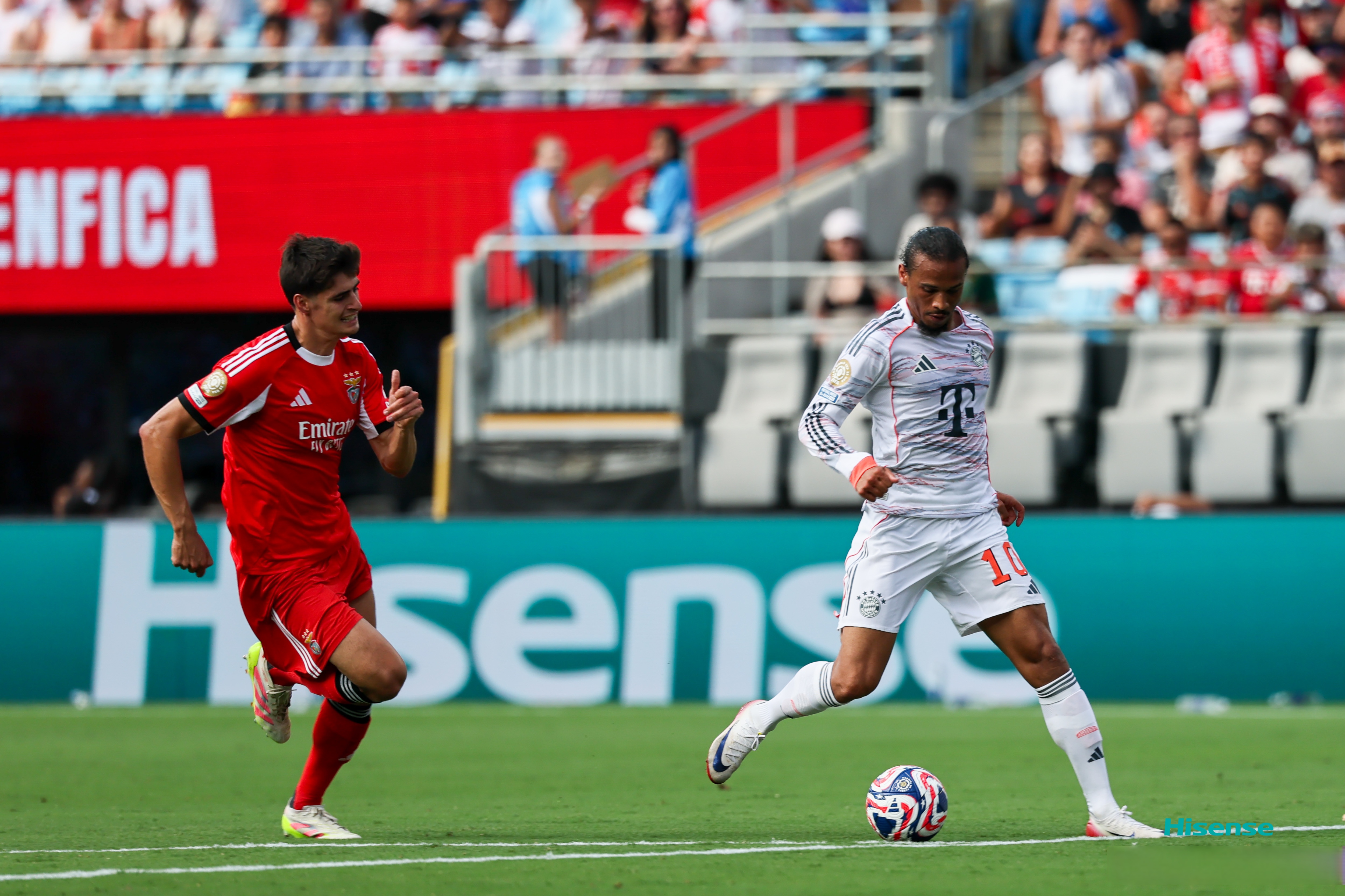 爱游戏APP-利物浦完胜智利，法比尼奥统治全场