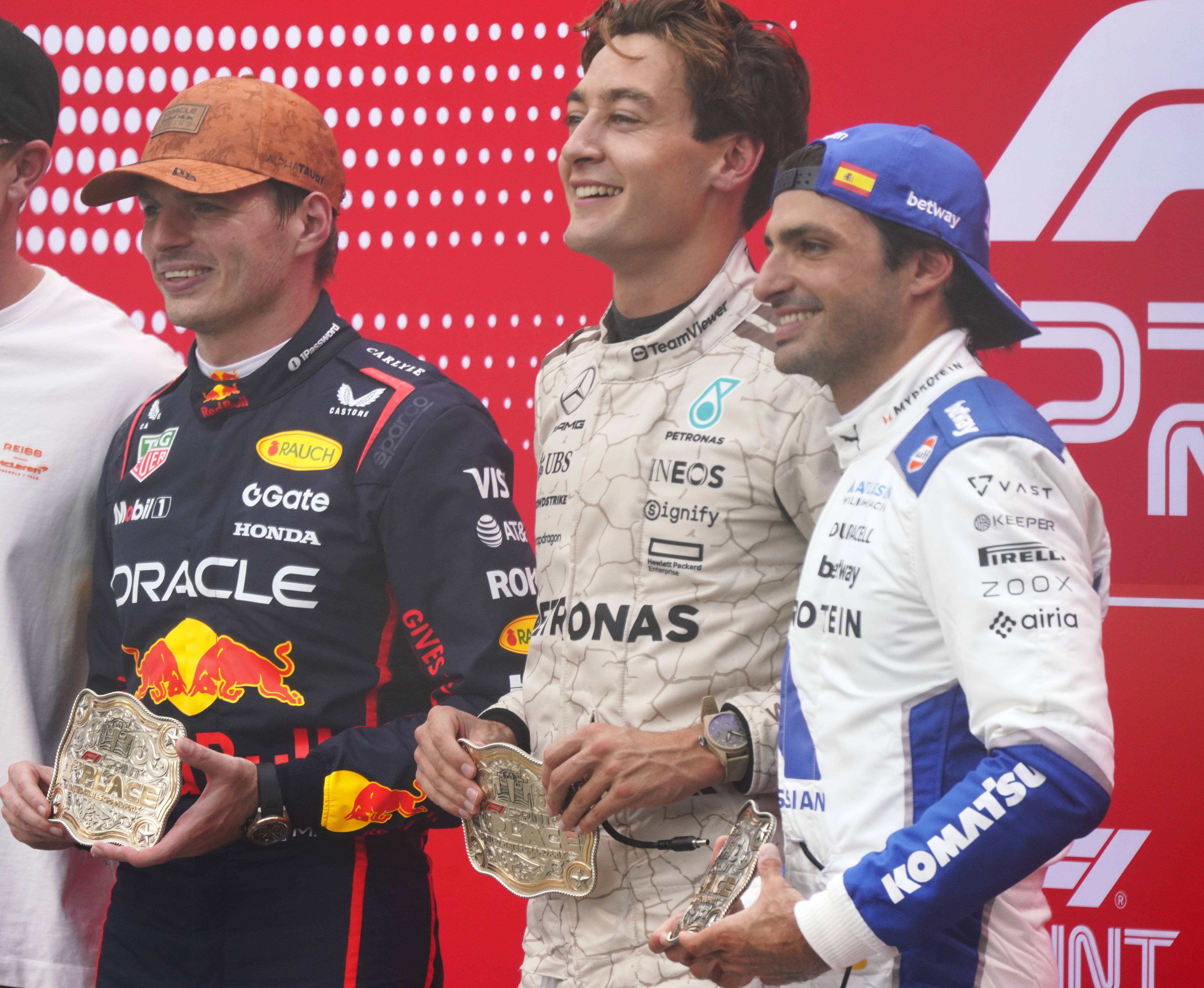 梅赛德斯险胜红牛车队，维斯塔潘带队取胜