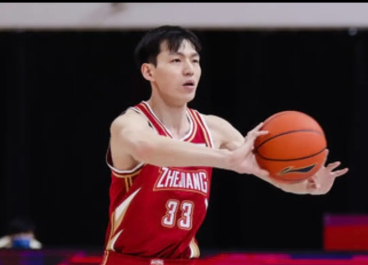 广州队险胜广东队，克莱刷新纪录