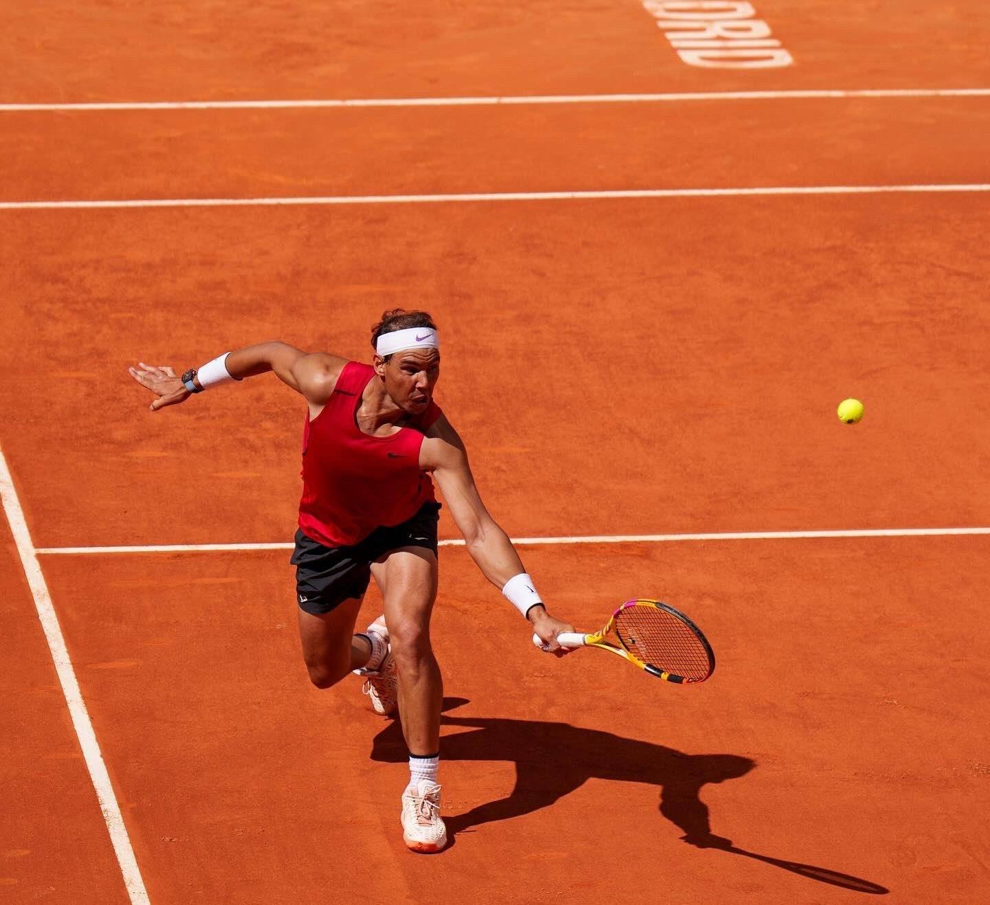 爱游戏官方入口-ATP总决赛翻盘拉沃尔杯，纳达尔惊艳四座