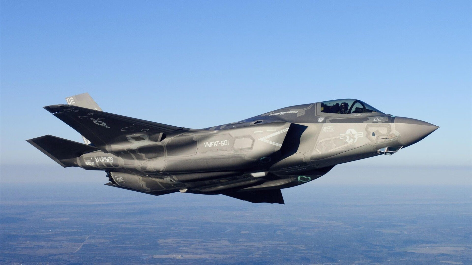 F1赛场上的逆袭，雷诺车队绝杀红牛二队，汉密尔顿惊艳四座