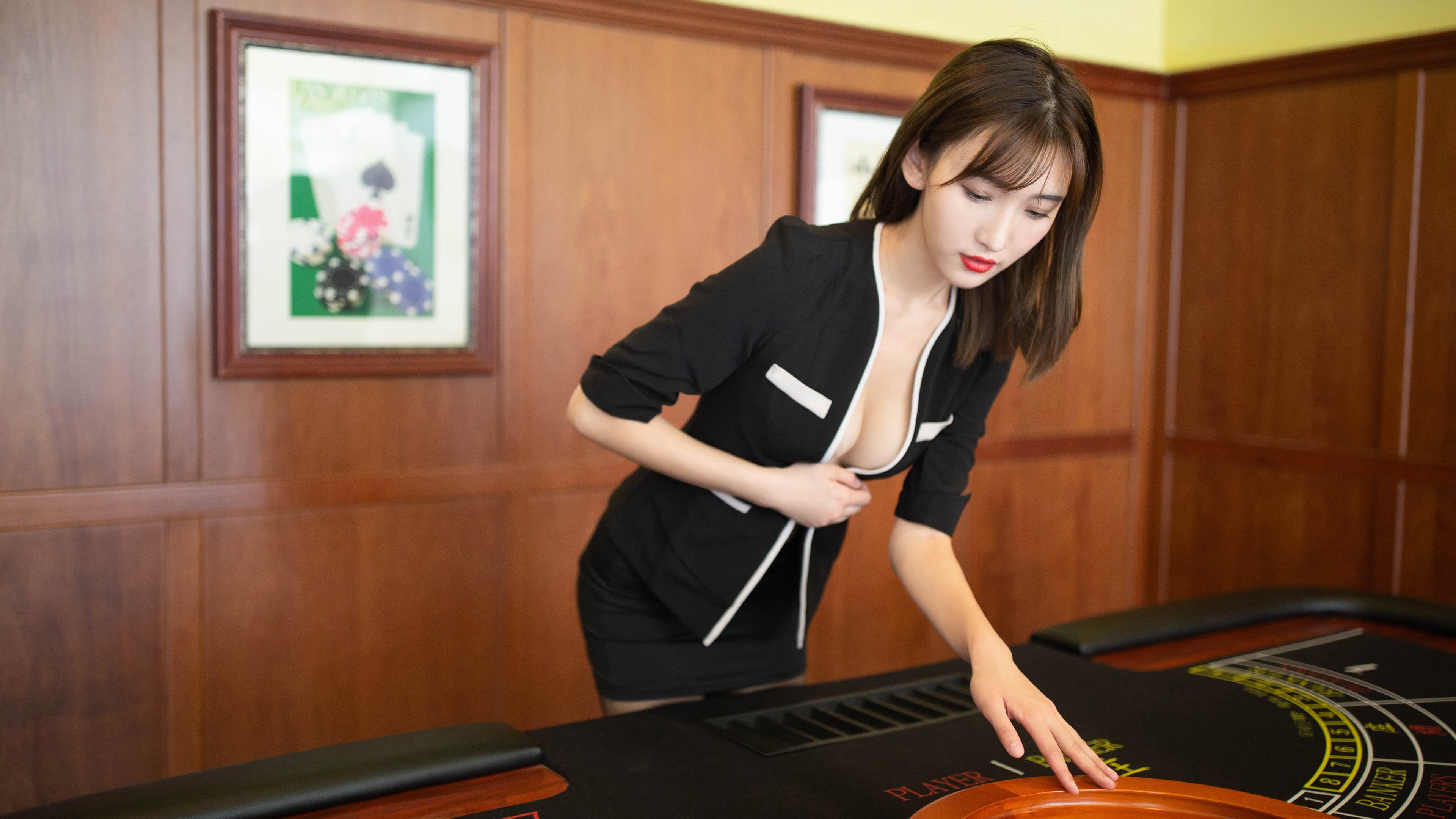 美利坚铁骑踏碎罗马城墙！德甲争冠夜见证跨越两千年的历史重演