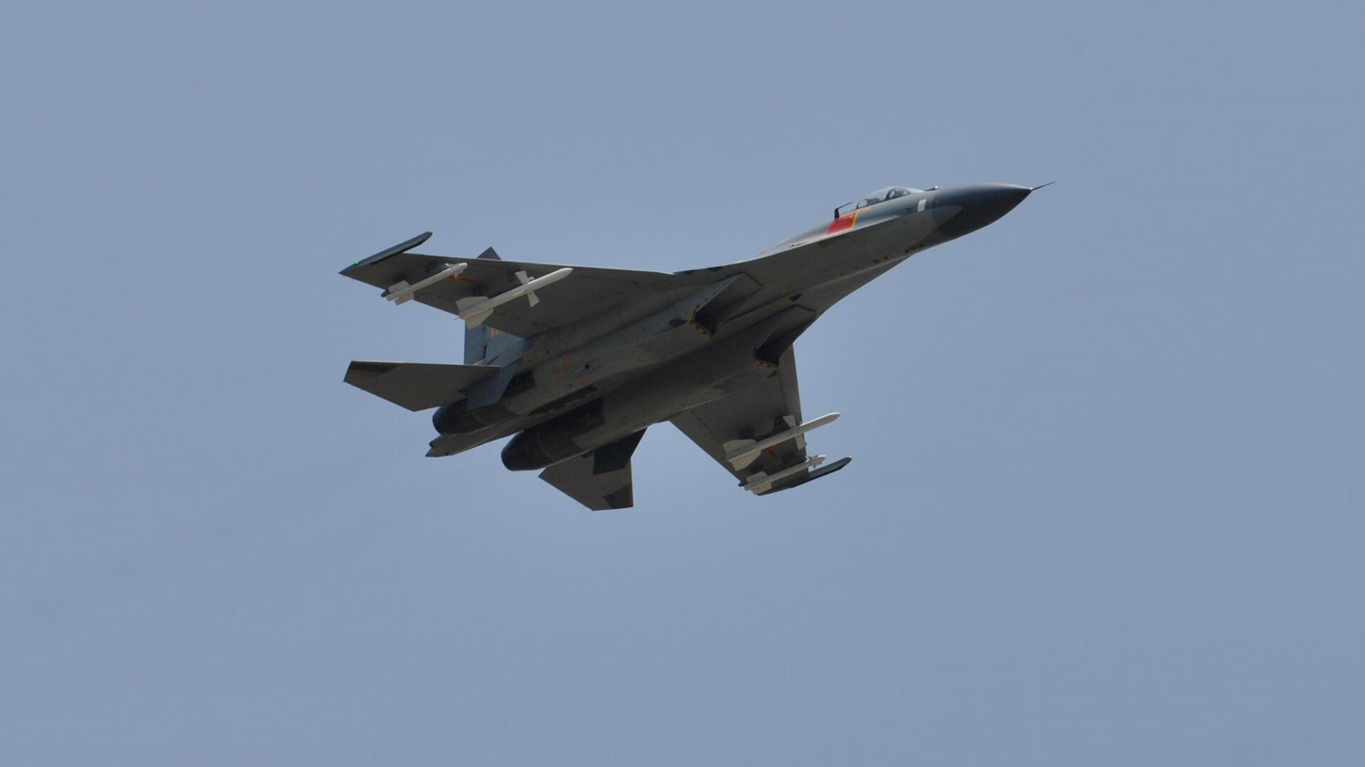 用一次左足征服沙漠，卡马文加在加拿大与埃及的友谊赛中完成救赎