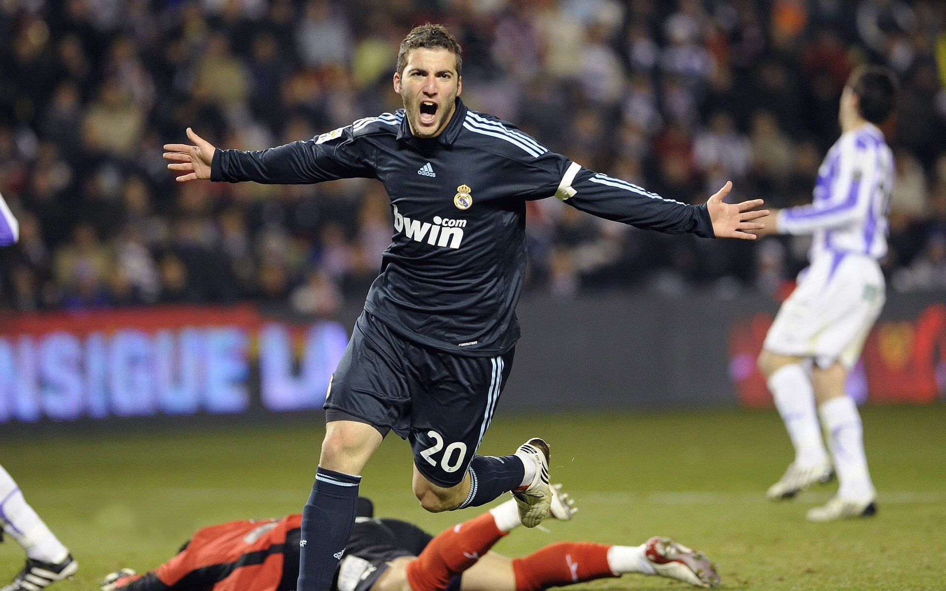 冰封战场,唯一真神,当贝蒂斯狂潮遭遇库尔图瓦的叹息之墙