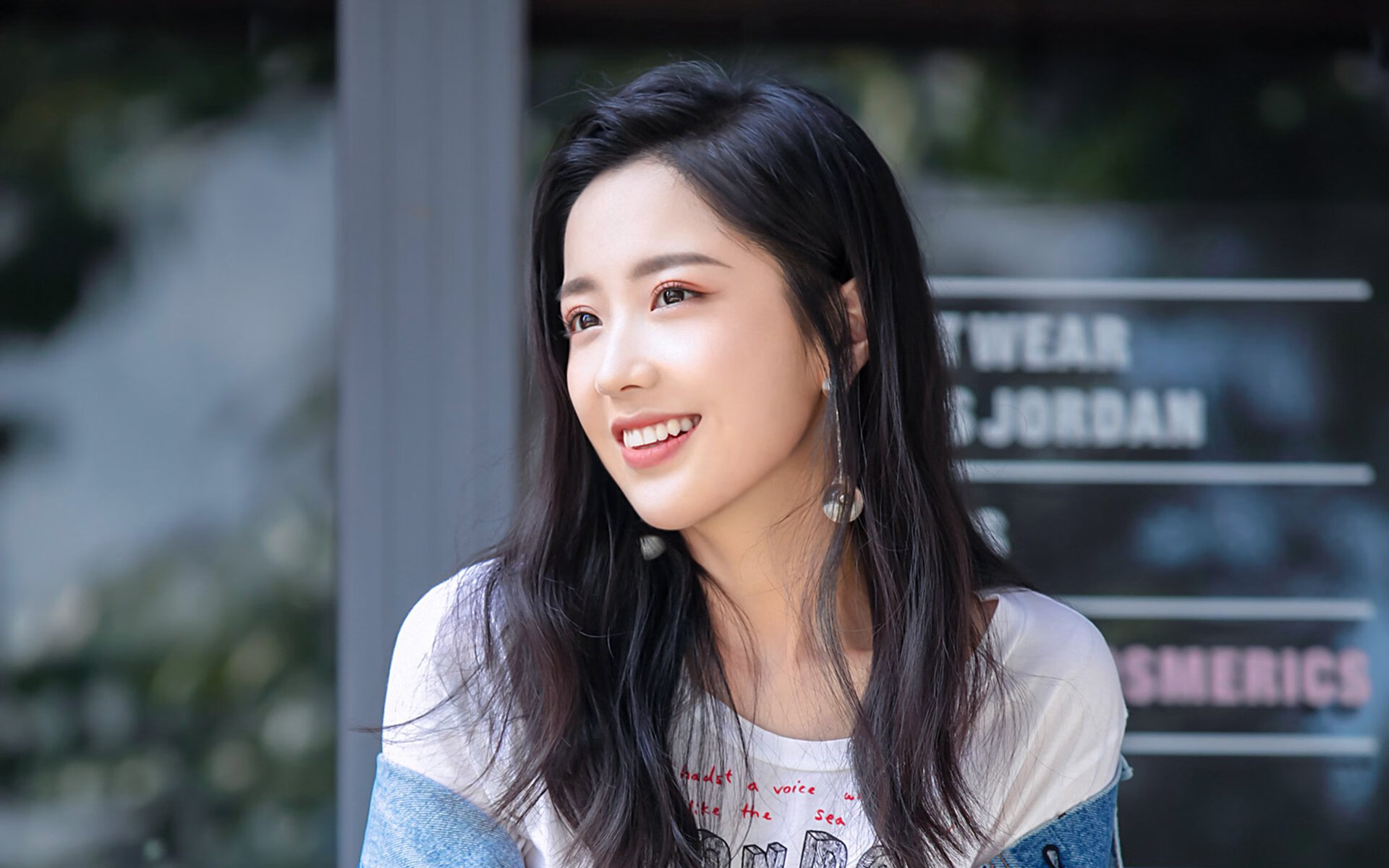 赛道活塞与篮下活塞,当F1引擎轰鸣撞碎步行者铁壁