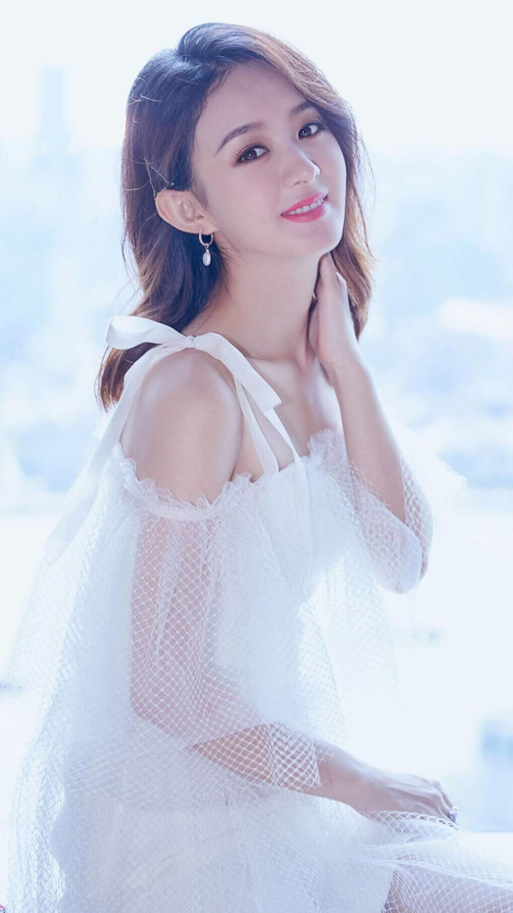 当篮球的抛物线驶入巴林弯道，拉文掌控F1的夜晚与火箭末节的最后升空